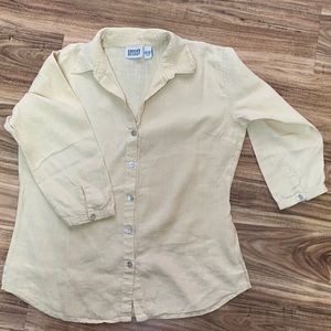 Chico’s 100%linen blouse, size 1, with mother pearl buttons in front/ sleeves.